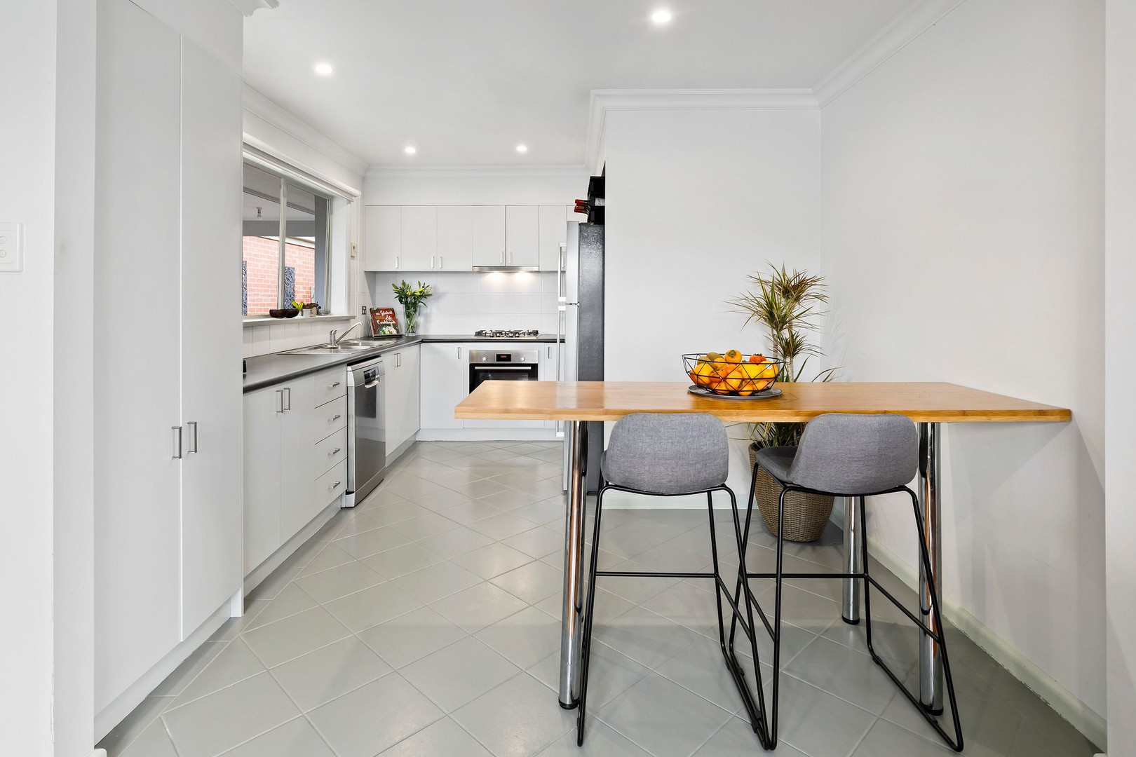 63 Quinn GroveKeilor East, VIC 3033, Keilor East - Thumbnail 3