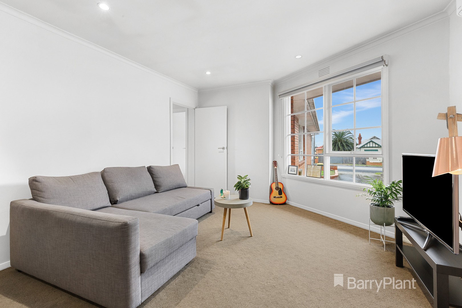 2/241 Gilbert RoadPreston, VIC 3072, Preston - Thumbnail 2