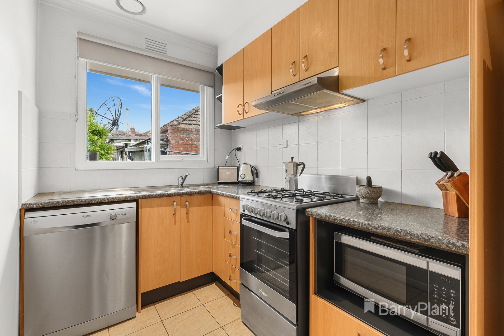 2/241 Gilbert RoadPreston, VIC 3072, Preston - Thumbnail 3