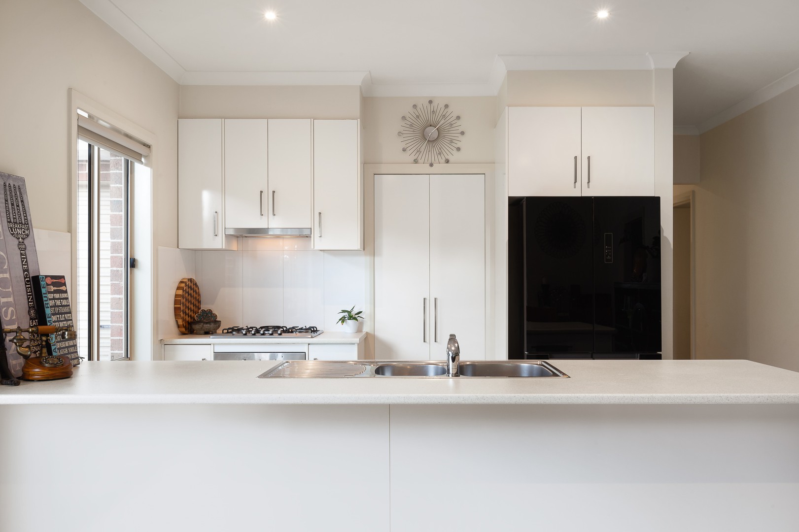 28 Stanton Crescent, Rosanna, Rosanna - Thumbnail 2