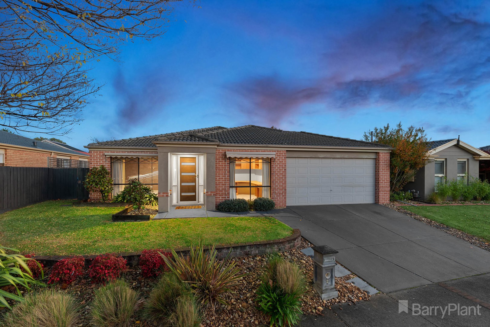 27 Robinswood ParadeNarre Warren South, VIC 3805, Narre Warren South - Thumbnail 2