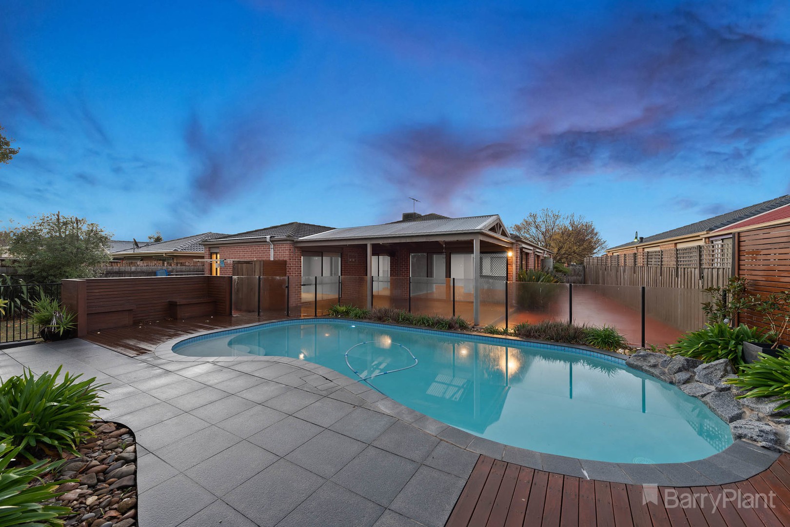 27 Robinswood ParadeNarre Warren South, VIC 3805, Narre Warren South - Thumbnail 3
