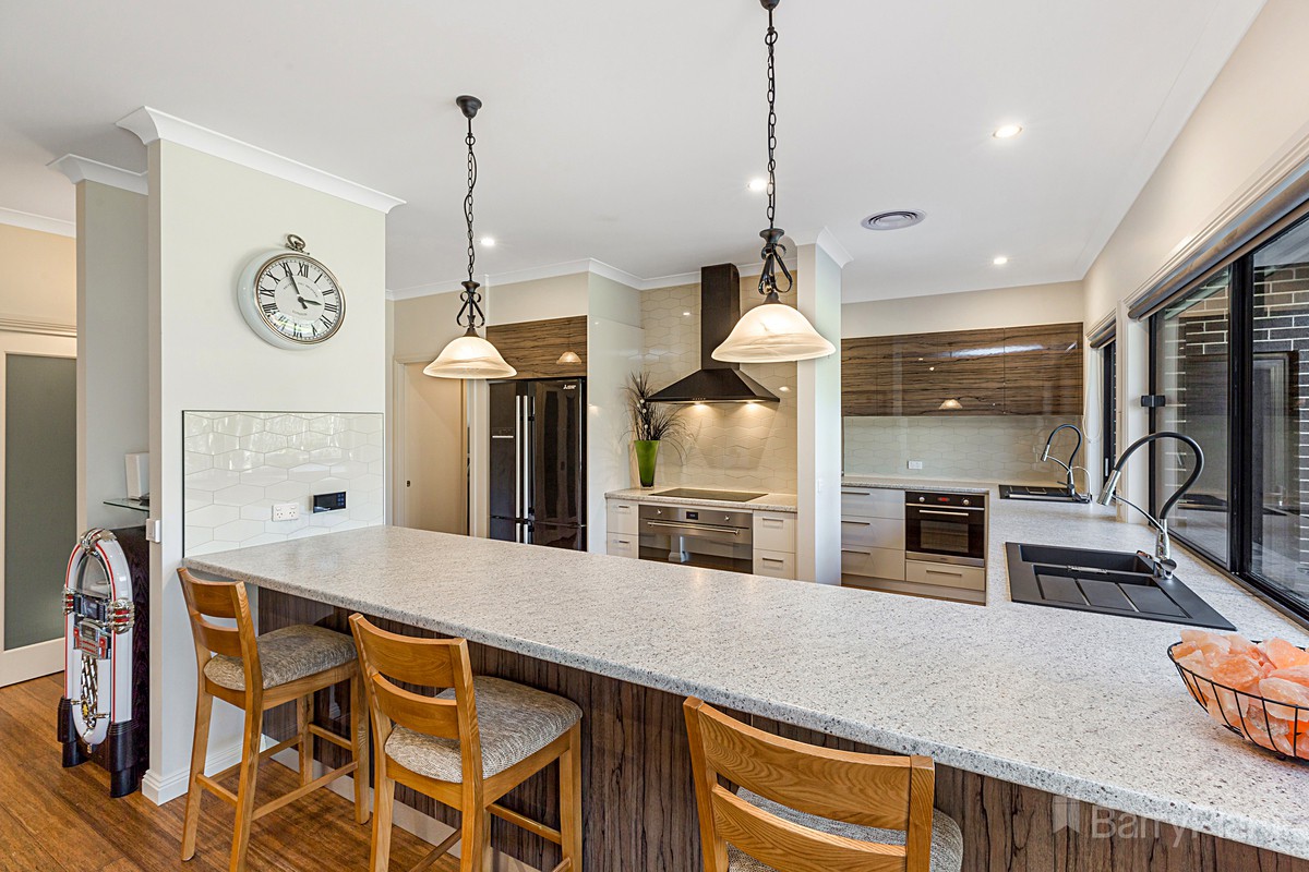 34 Heath Avenue, Junortoun, VIC 3551 - Thumbnail 2 - 08/06/2021