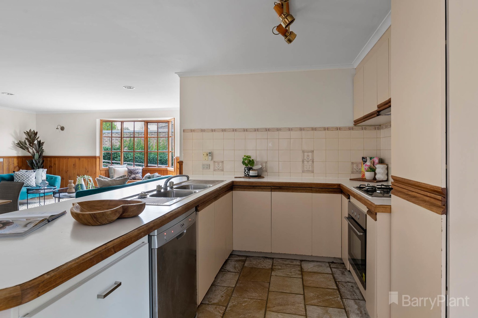 9 Woodlands CrescentNarre Warren, VIC 3805, Narre Warren - Thumbnail 6