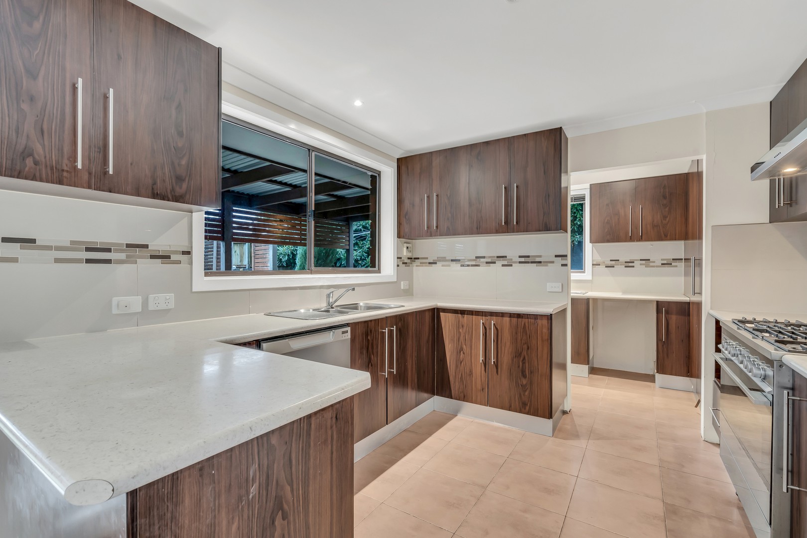 24 Clovelly DriveCraigieburn, VIC 3064, Craigieburn - Thumbnail 2