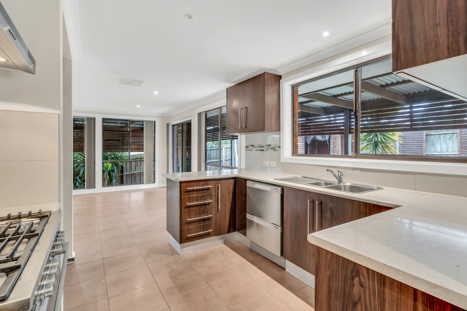 24 Clovelly DriveCraigieburn, VIC 3064, Craigieburn - Thumbnail 3