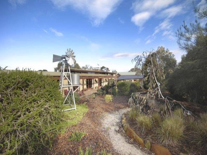 100 Loves Lane, Anakie, VIC 3213 - Thumbnail 2 - 09/06/2021