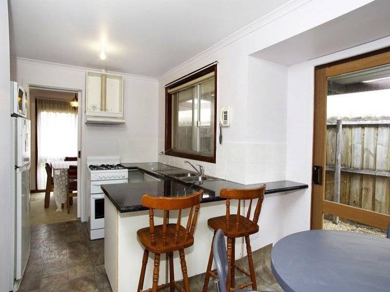 16 Darriwill StreetBell Post Hill, VIC 3215, Bell Post Hill - Thumbnail 3