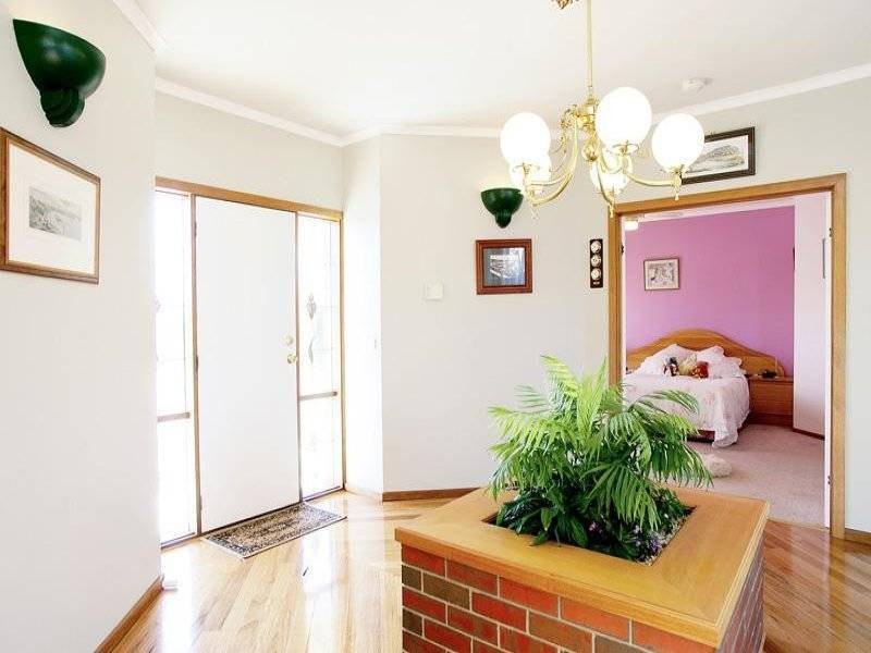 20 Lachlan CourtLovely Banks, VIC 3213, Lovely Banks - Thumbnail 2