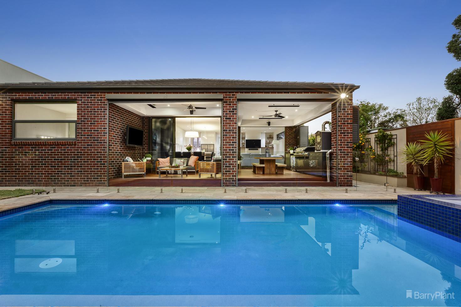 35 Philip Avenue, Doncaster, VIC 3108 - Thumbnail 2 - 10/06/2021