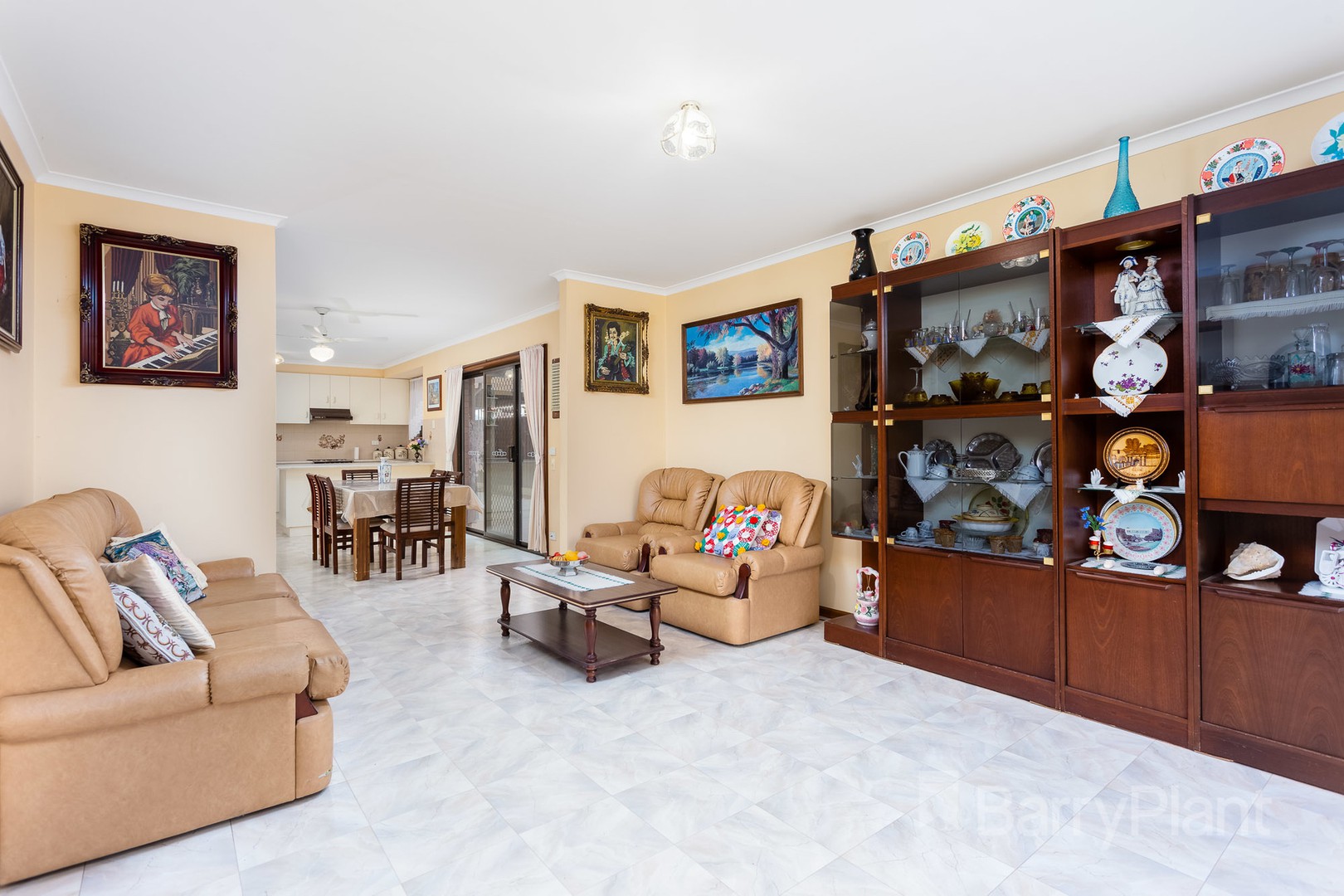 7 Waddell Court, Altona Meadows, VIC 3028 - Thumbnail 2 - 10/06/2021