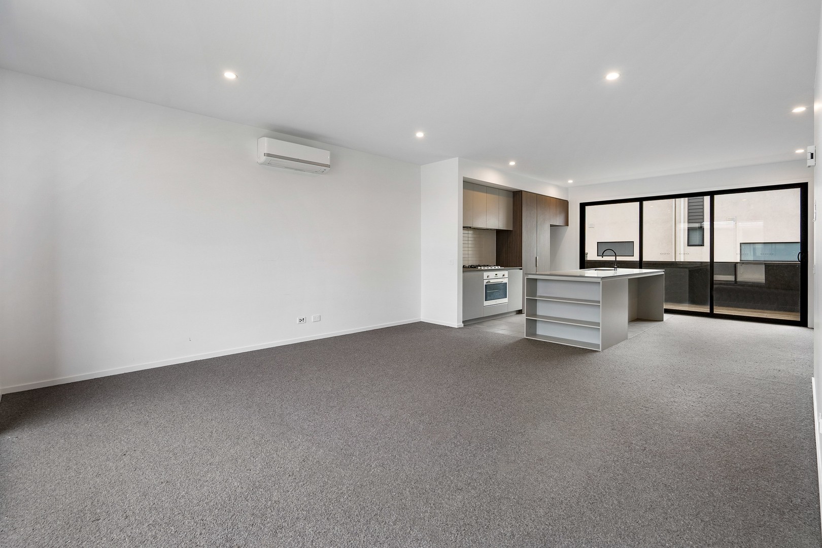 58 Oakden Crescent, St Albans, VIC 3021 - Thumbnail 2 - 11/06/2021