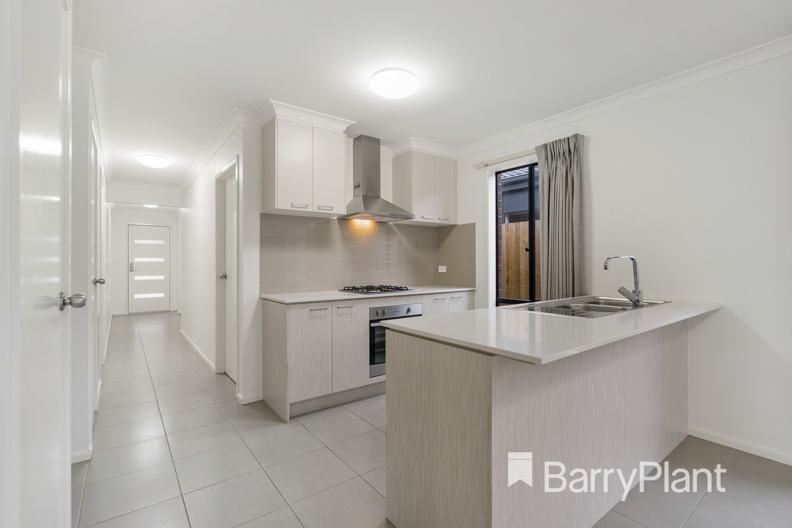 13 Salinga DriveWerribee, VIC 3030, Werribee - Thumbnail 2