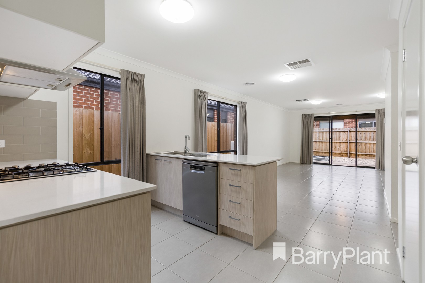 13 Salinga DriveWerribee, VIC 3030, Werribee - Thumbnail 3