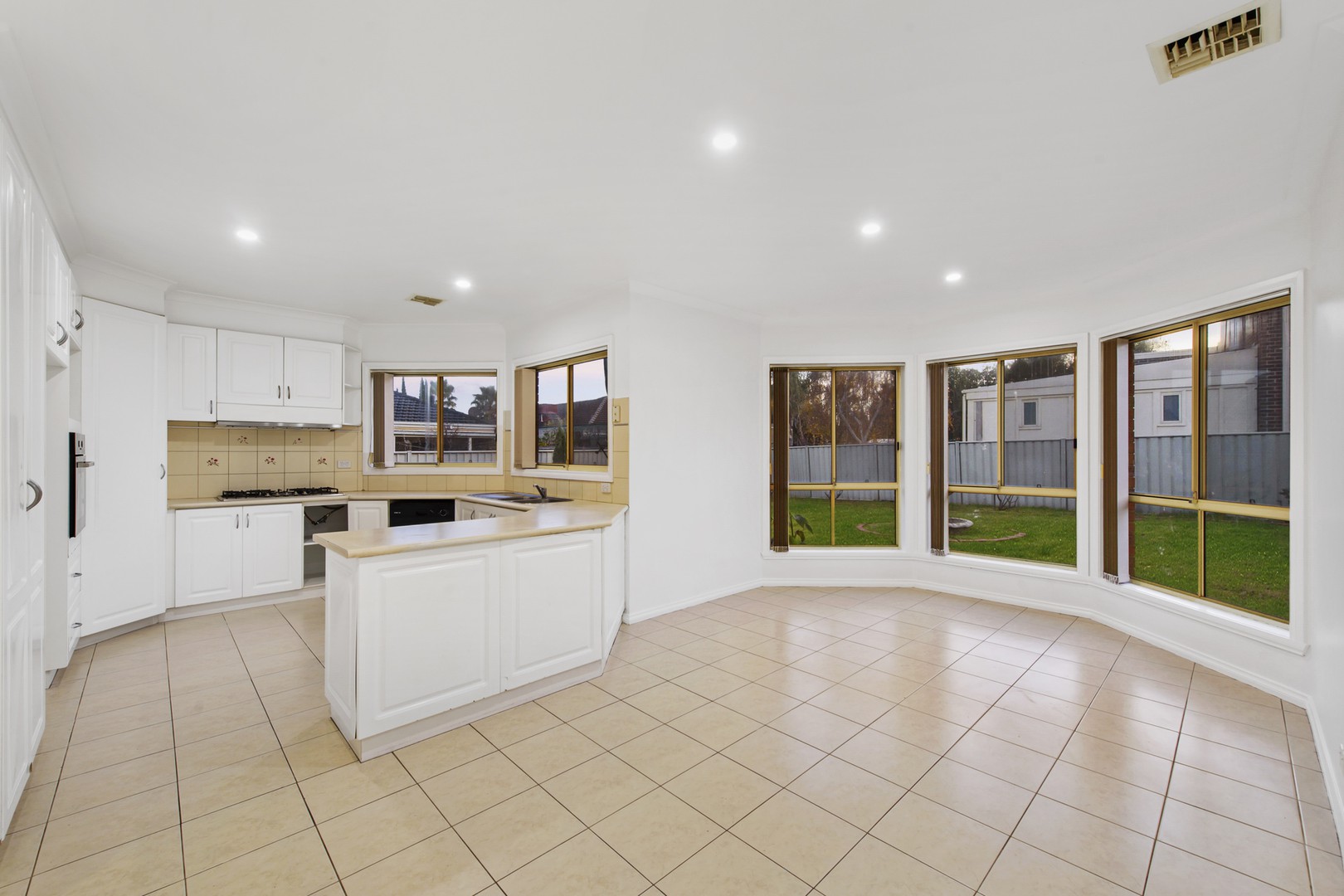 47 Botanic DriveHillside, VIC 3037, Hillside - Thumbnail 2