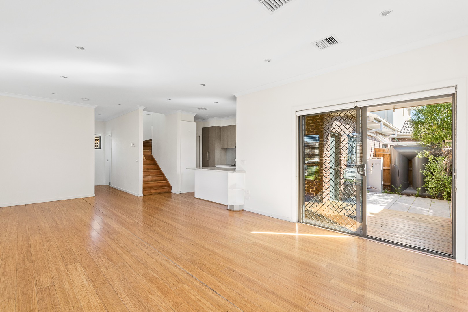 1/15 Mahon Road, Epping, VIC 3076, Epping - Thumbnail 3