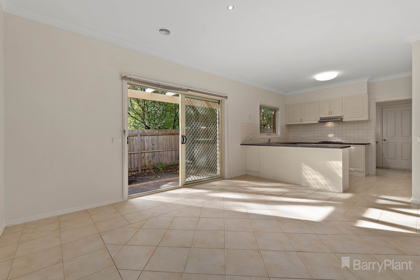 2/10 Normanton PlaceBerwick, VIC 3806, Forest Lake - Thumbnail 5