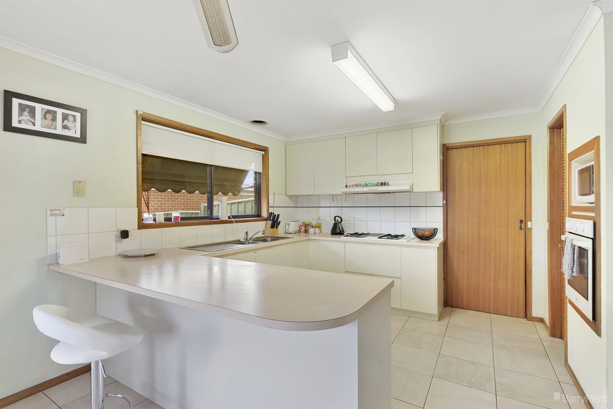 1/83 Reservoir RoadStrathdale, VIC 3550, Strathdale - Thumbnail 2