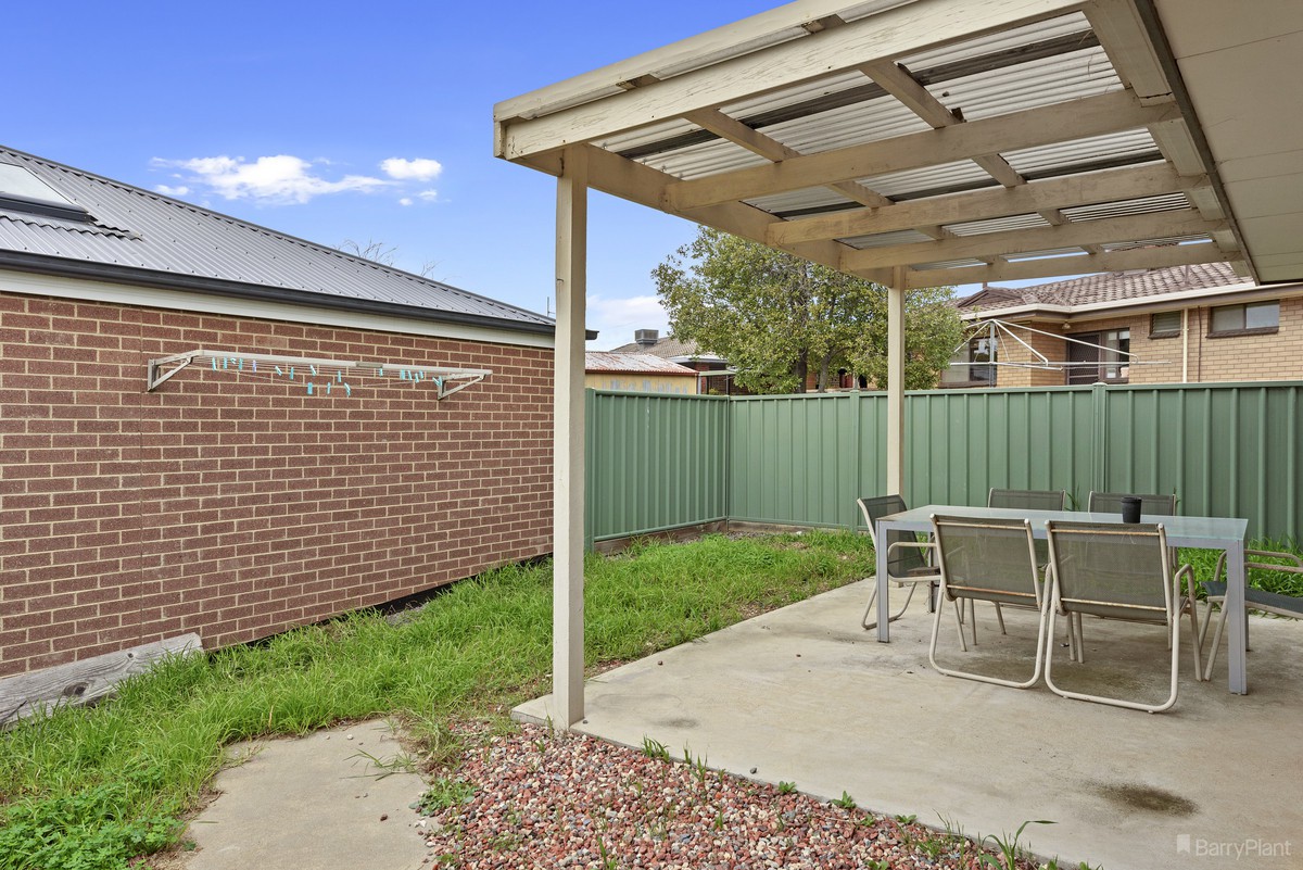 1/83 Reservoir RoadStrathdale, VIC 3550, Strathdale - Thumbnail 8