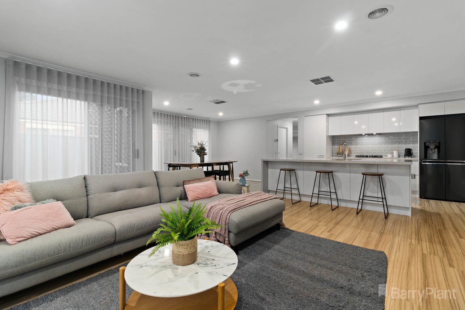 10 Banksia GrovePakenham, VIC 3810, Pakenham - Thumbnail 2