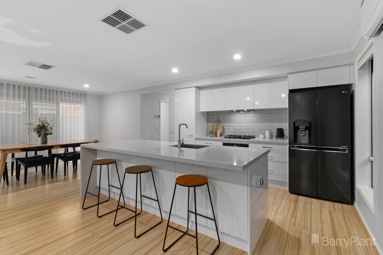 10 Banksia GrovePakenham, VIC 3810, Pakenham - Thumbnail 4