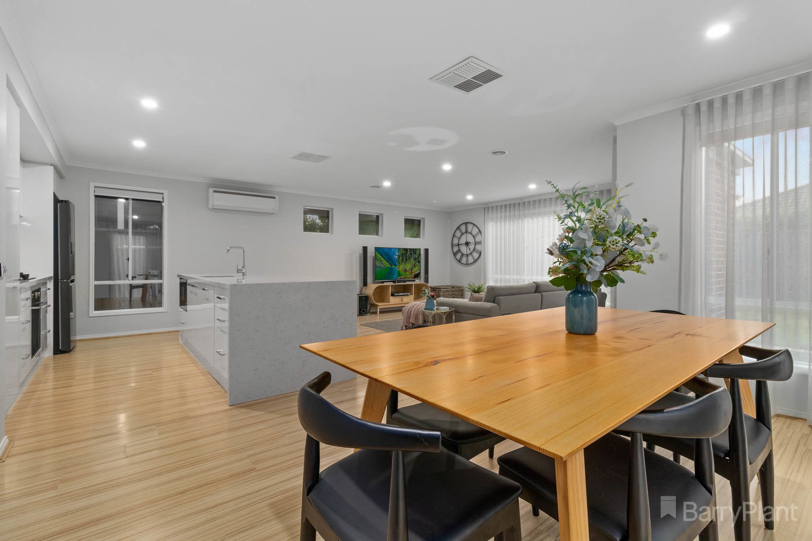 10 Banksia GrovePakenham, VIC 3810, Pakenham - Thumbnail 7