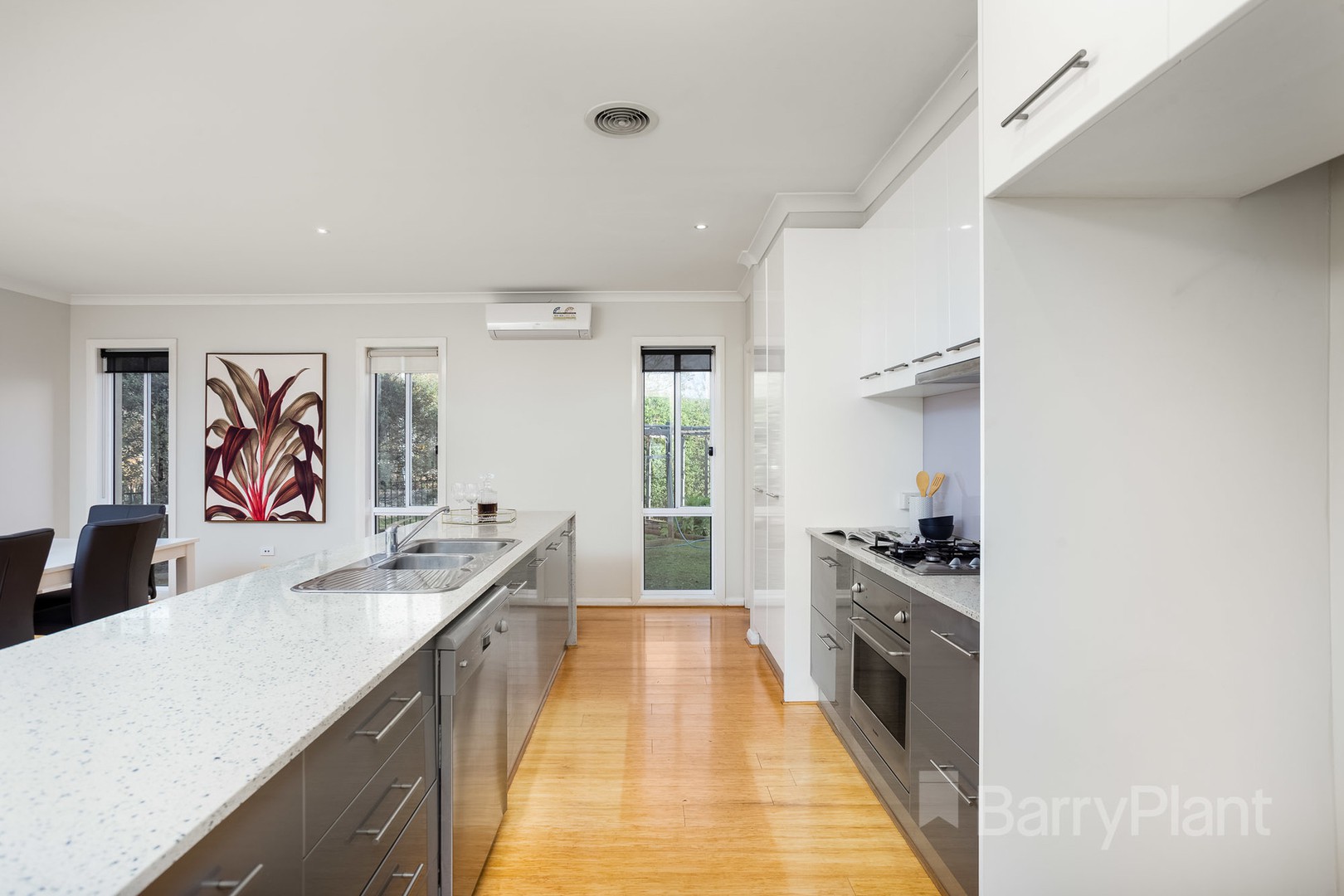 67 Vaucluse BoulevardSanctuary Lakes, VIC 3030, Sanctuary Lakes - Thumbnail 6