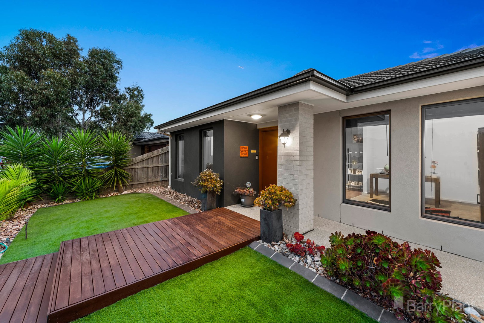 10 Caitlin DrivePakenham, VIC 3810, Pakenham - Thumbnail 2