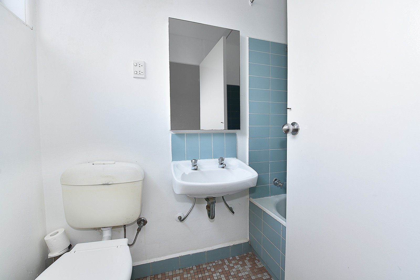 4/15 Shaftesbury Street, Essendon, VIC 3040 - Thumbnail 2 - 17/06/2021