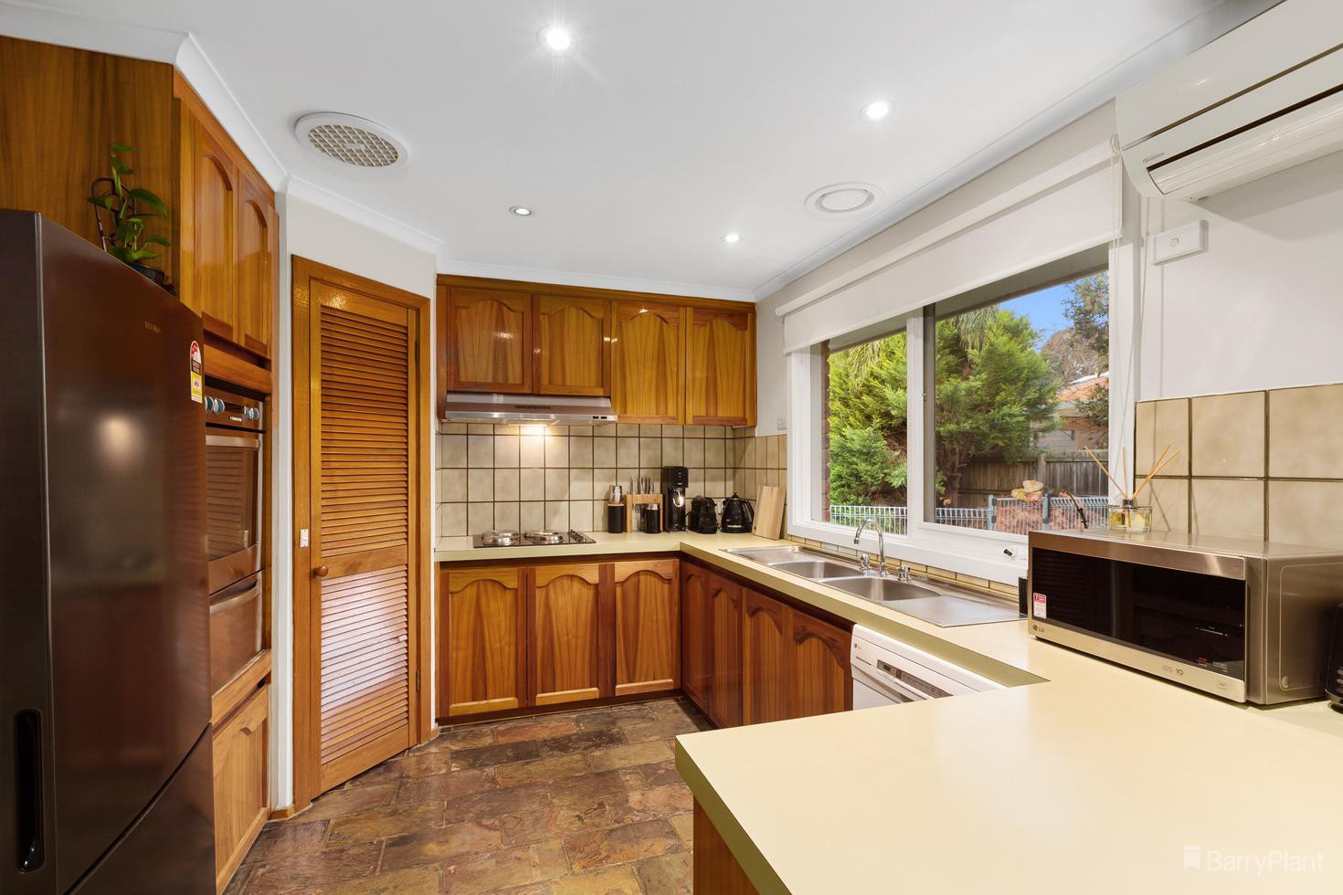 4 Jason Court, Donvale, VIC 3111, Donvale - Thumbnail 2