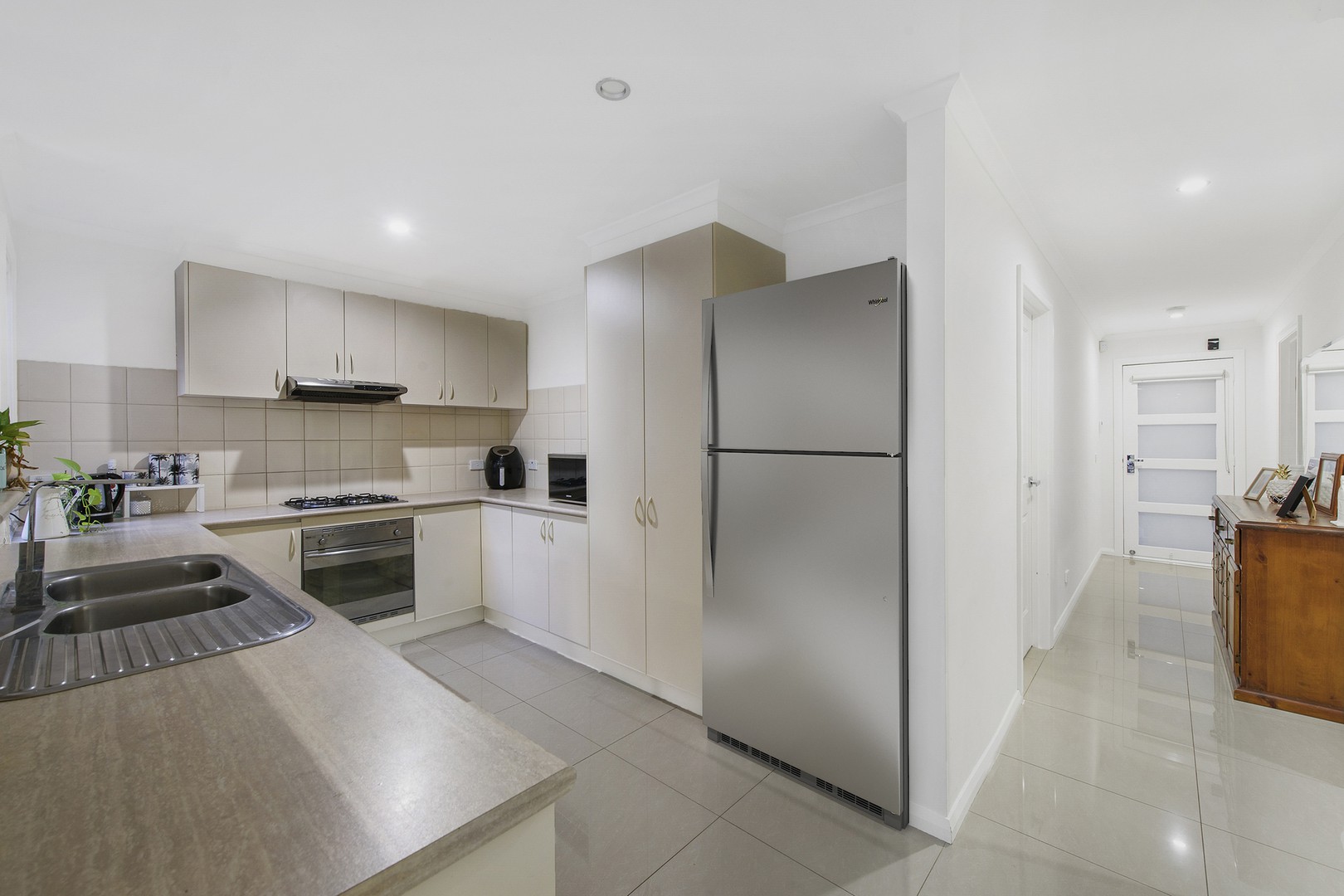 17 Naracoorte DriveCaroline Springs, VIC 3023, Caroline Springs - Thumbnail 2