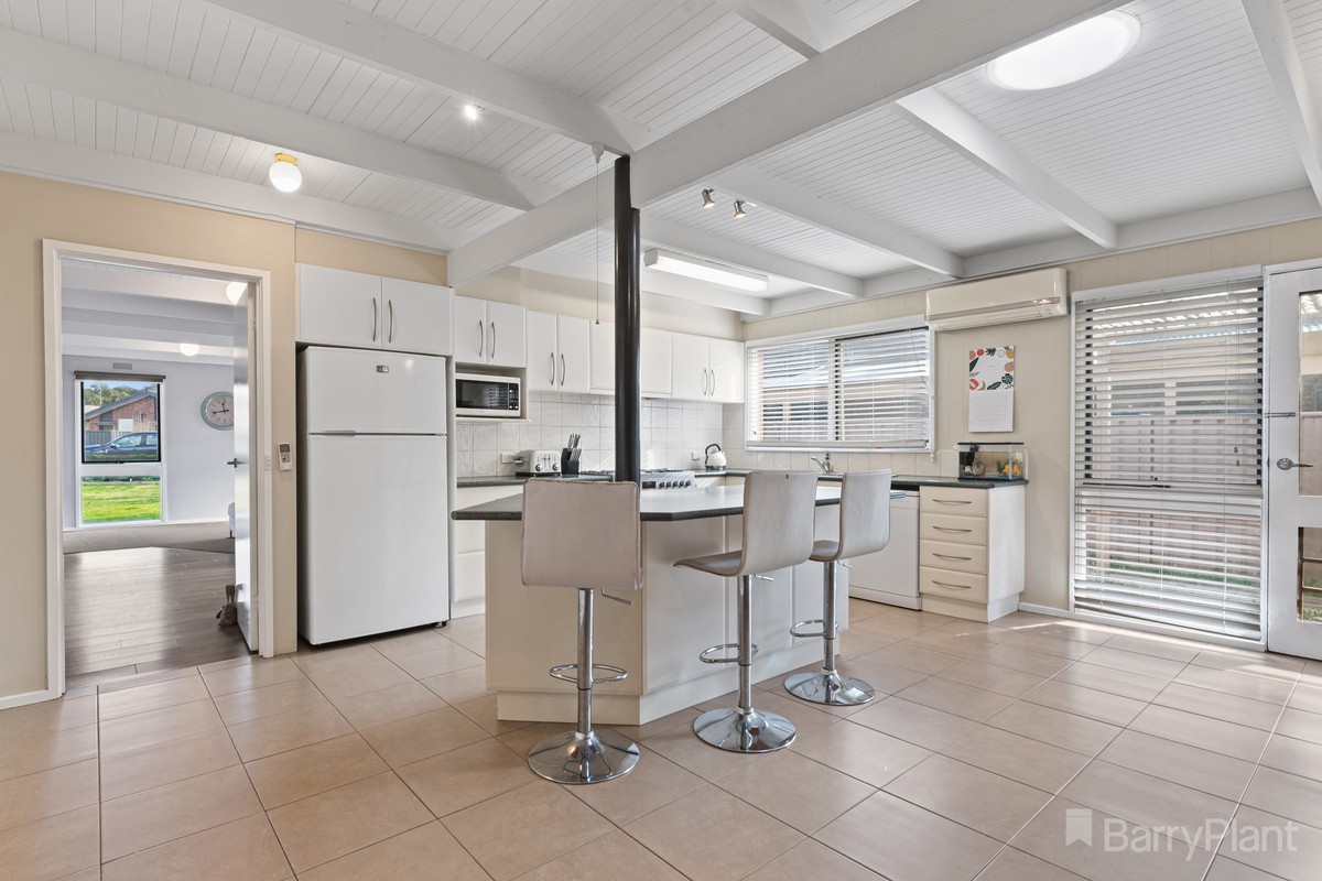 5 Belinda AvenueGolden Square, VIC 3555, Golden Square - Thumbnail 2