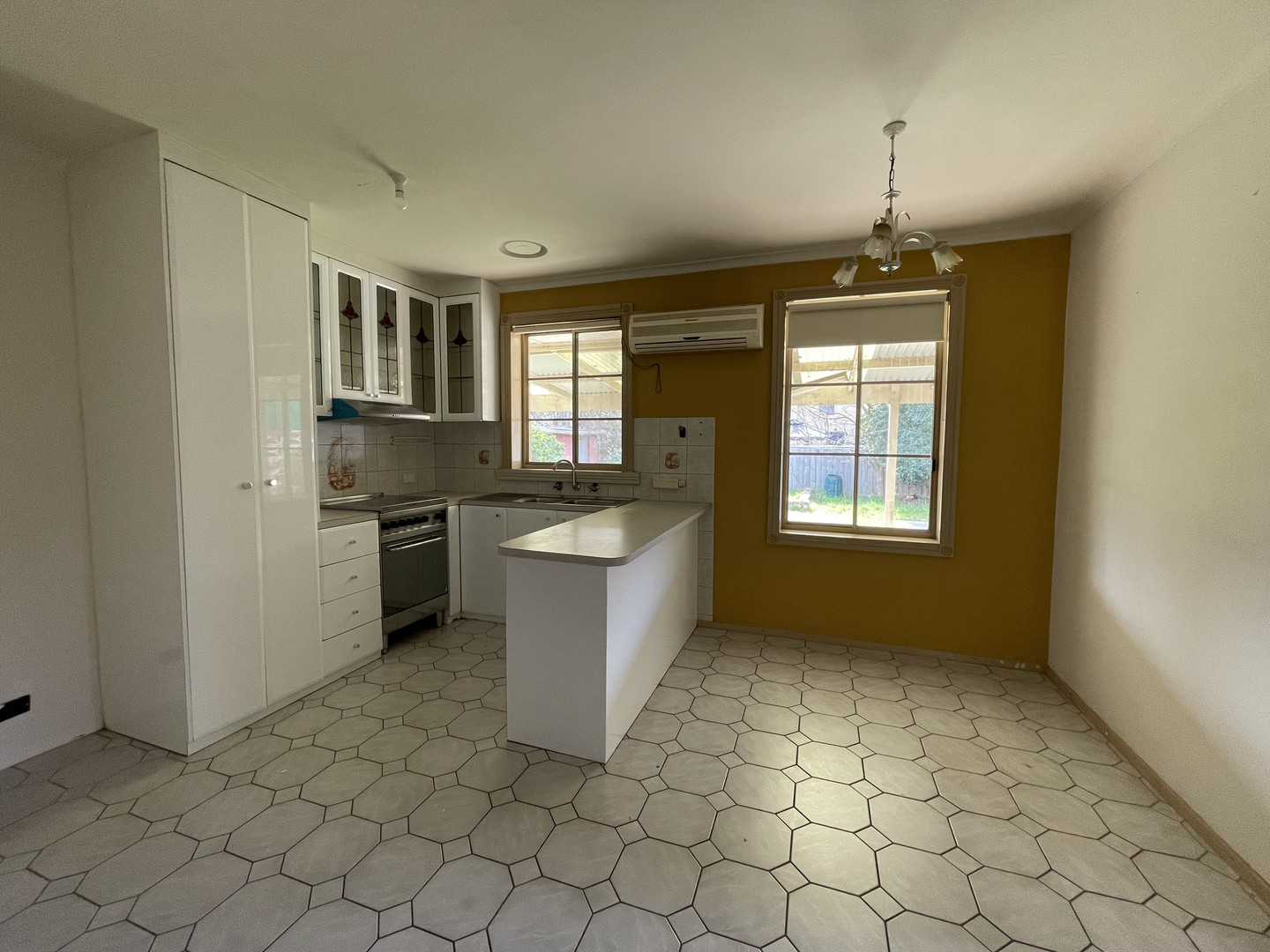 34 Vincent  Crescent, Werribee, VIC 3030 - Thumbnail 1 - 23/06/2021