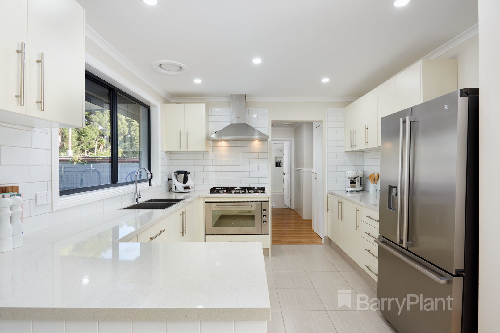 8 Kernot CrescentNoble Park North, VIC 3174, Noble Park North - Thumbnail 5