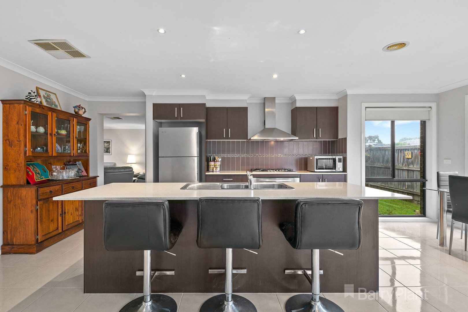 6 Retreat AvenueCranbourne North, VIC 3977, Cranbourne North - Thumbnail 2