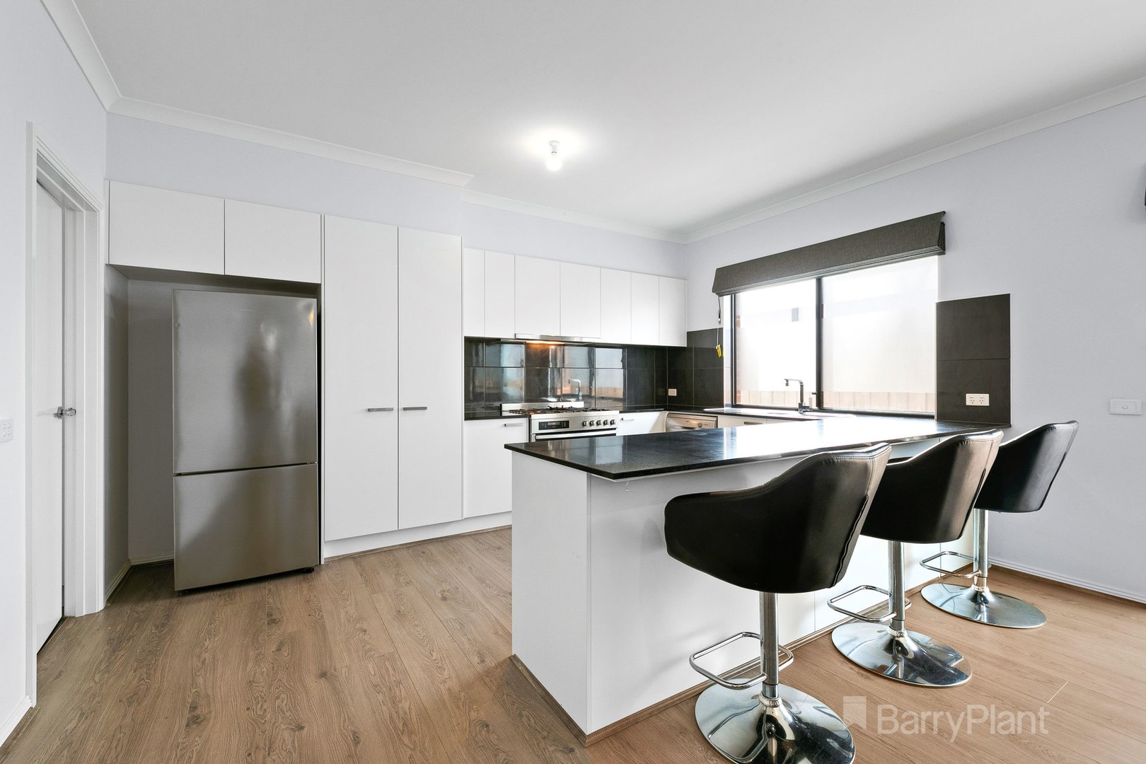 93 Castillo AvenueClyde North, VIC 3978, Clyde North - Thumbnail 2