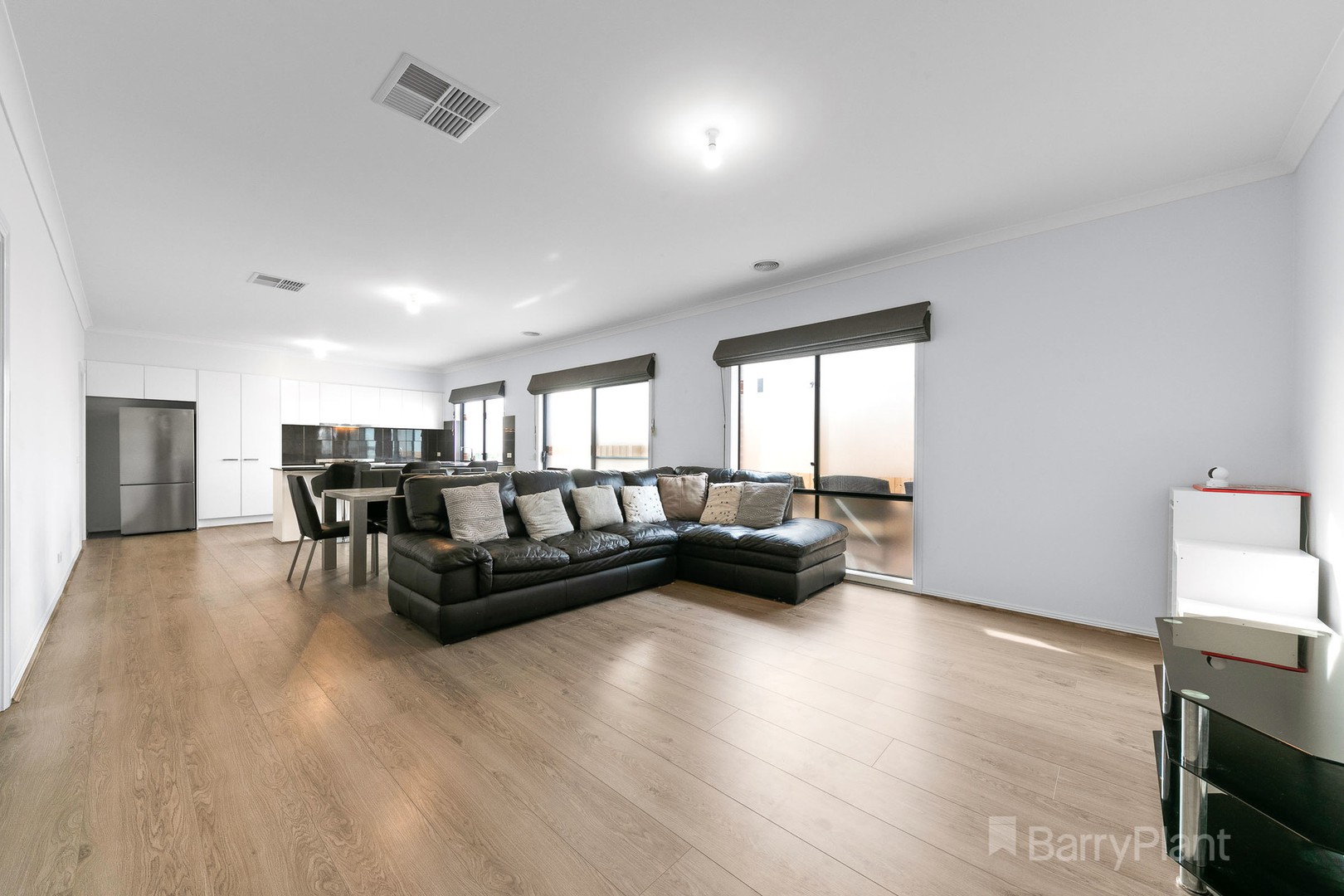 93 Castillo AvenueClyde North, VIC 3978, Clyde North - Thumbnail 4