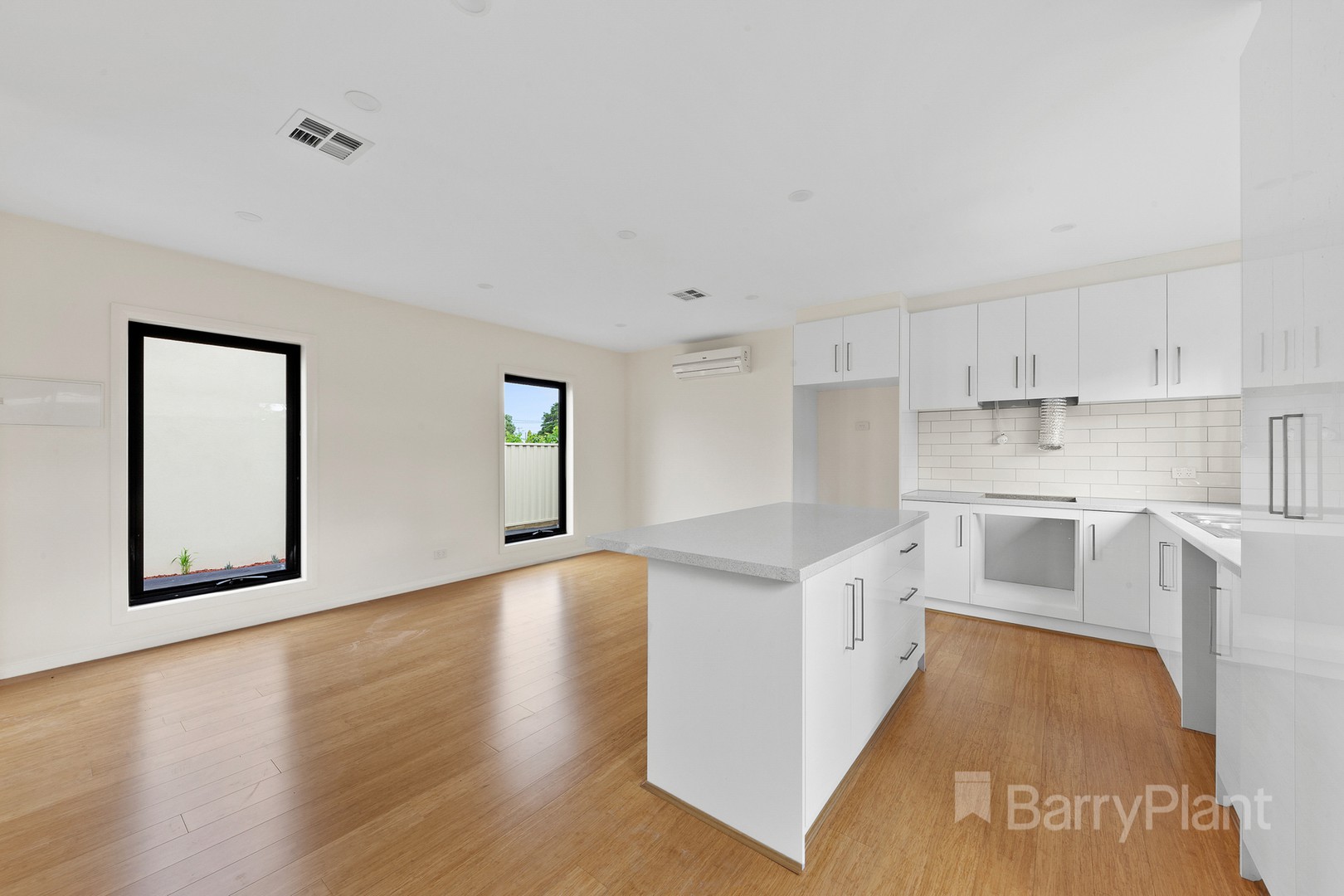 2/141 William StreetSt Albans, VIC 3021, St Albans - Thumbnail 3