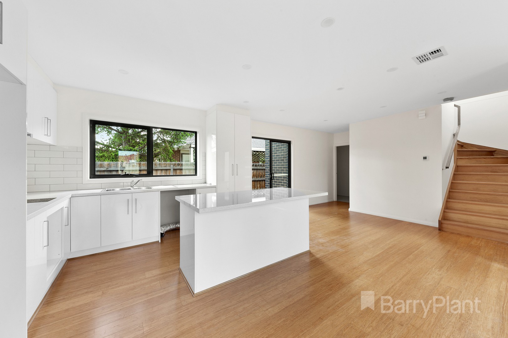 2/141 William StreetSt Albans, VIC 3021, St Albans - Thumbnail 4