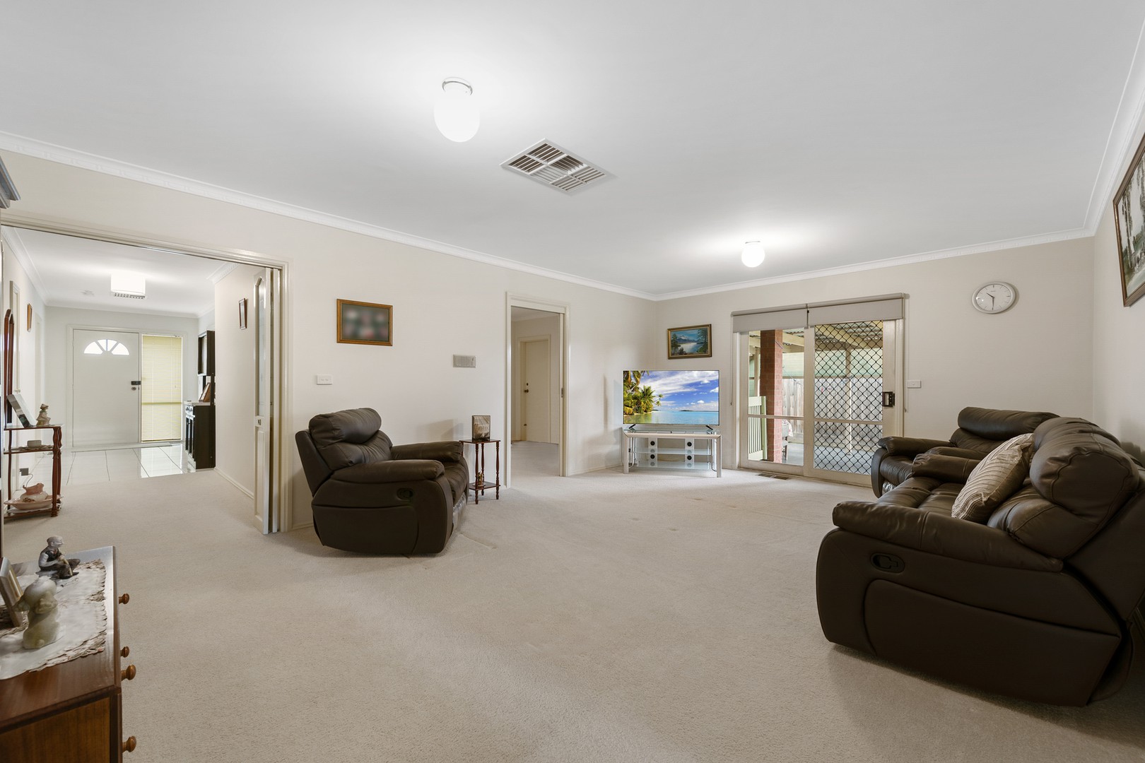 4 Kialoa CourtTaylors Lakes, VIC 3038, Taylors Lakes - Thumbnail 3