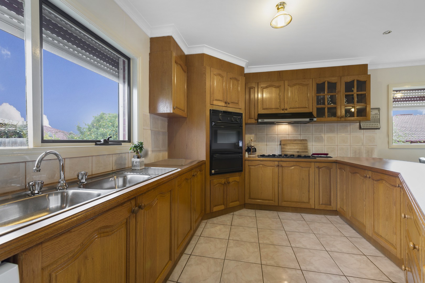 4 Kialoa CourtTaylors Lakes, VIC 3038, Taylors Lakes - Thumbnail 6