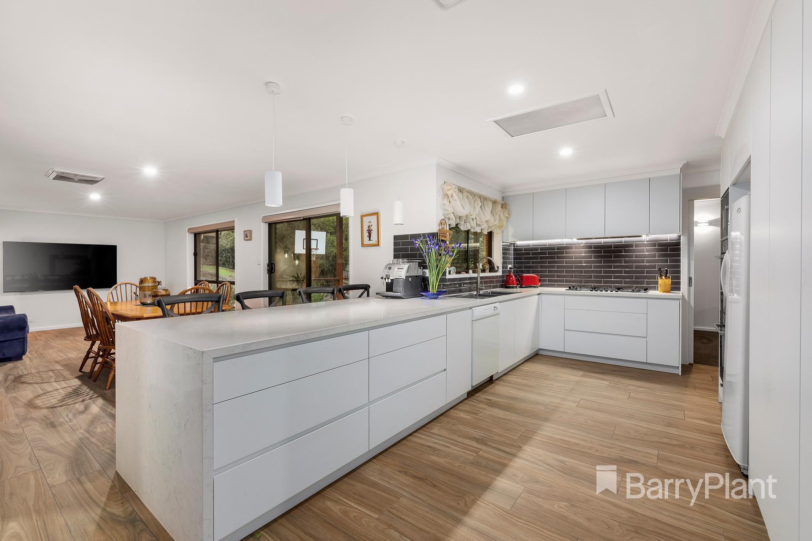 118 Plenty River DriveGreensborough, VIC 3088, Greensborough - Thumbnail 2