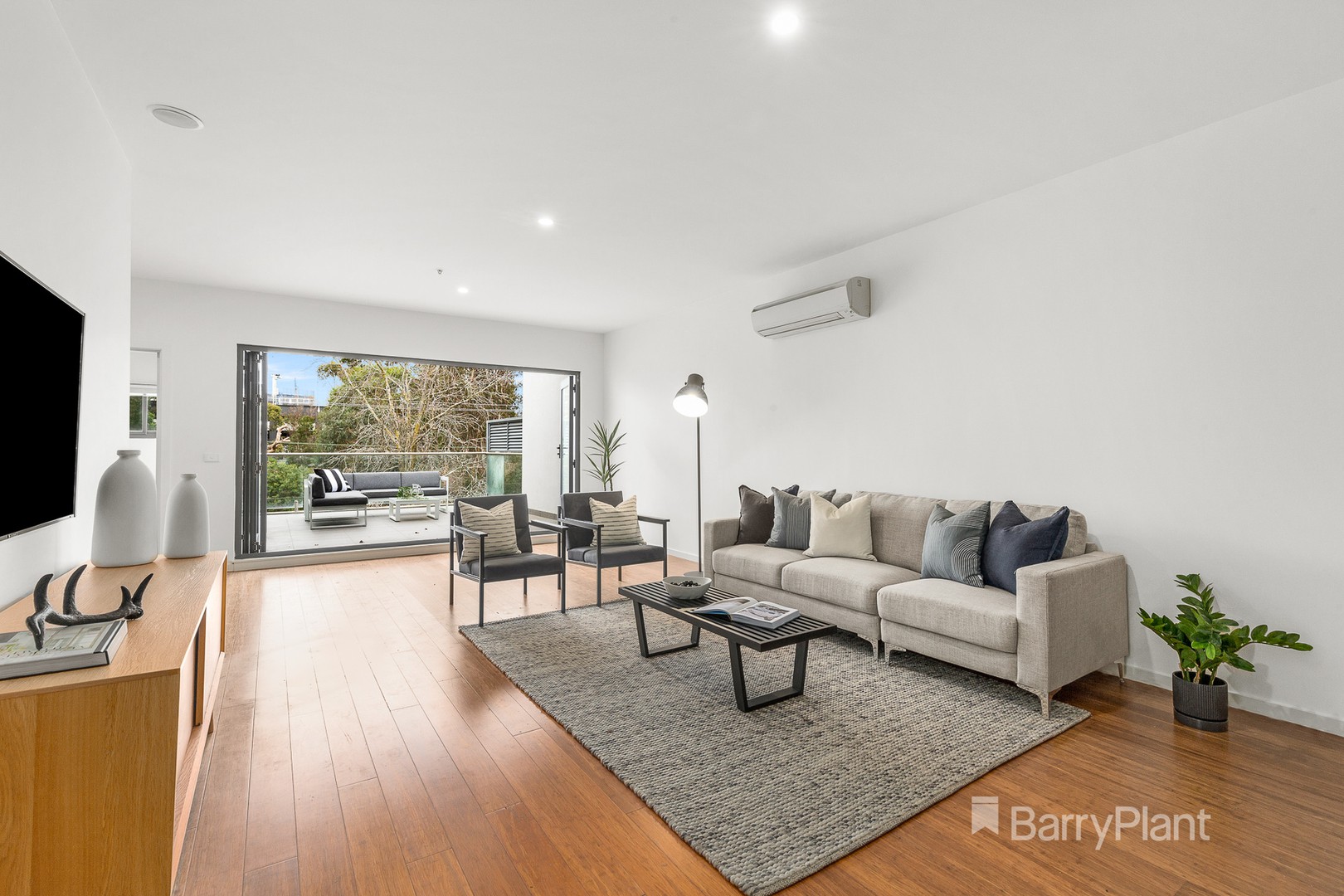 304/14 Reynolds AvenueRingwood, VIC 3134, Ringwood - Thumbnail 2