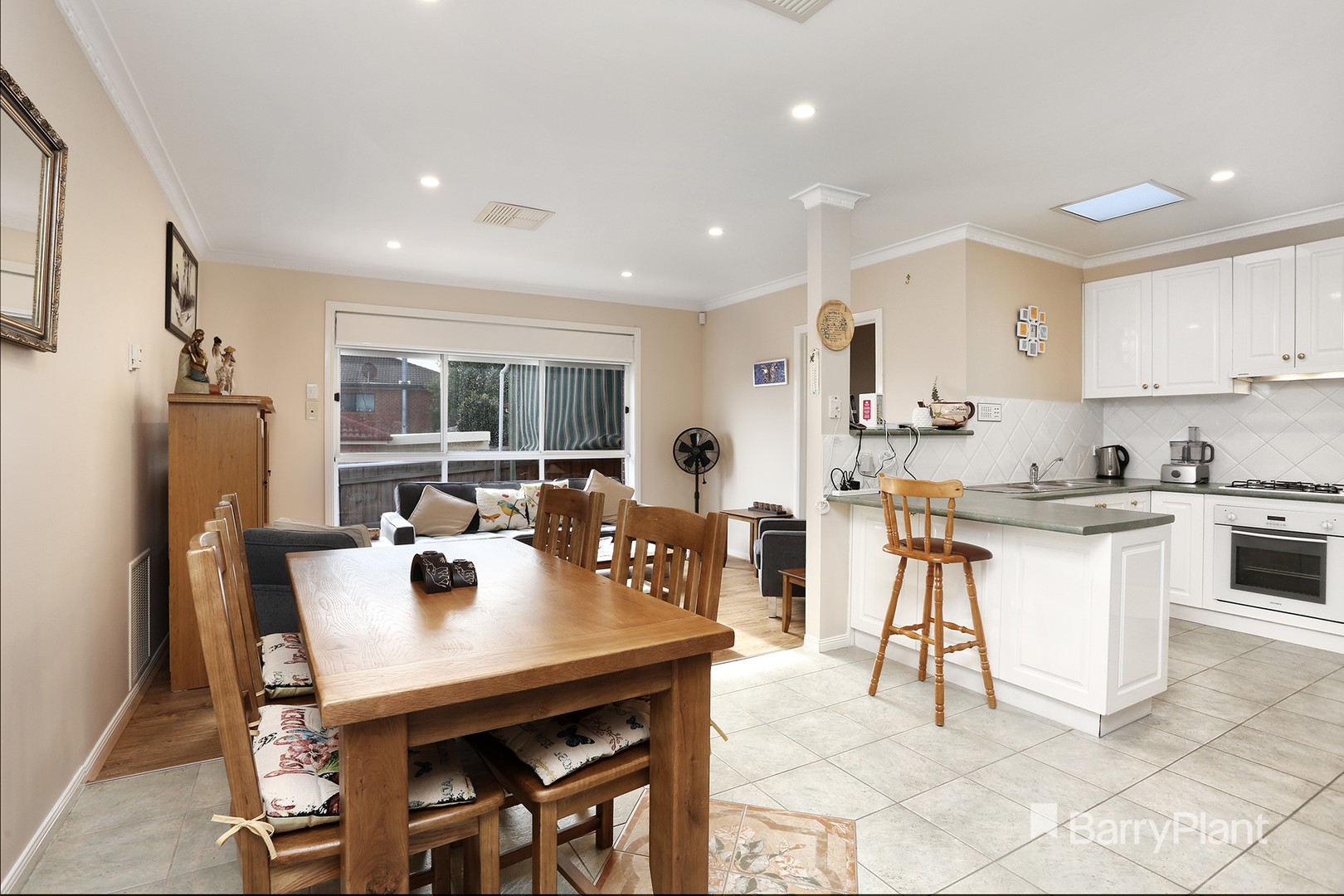 2/35 Rokewood CrescentMeadow Heights, VIC 3048