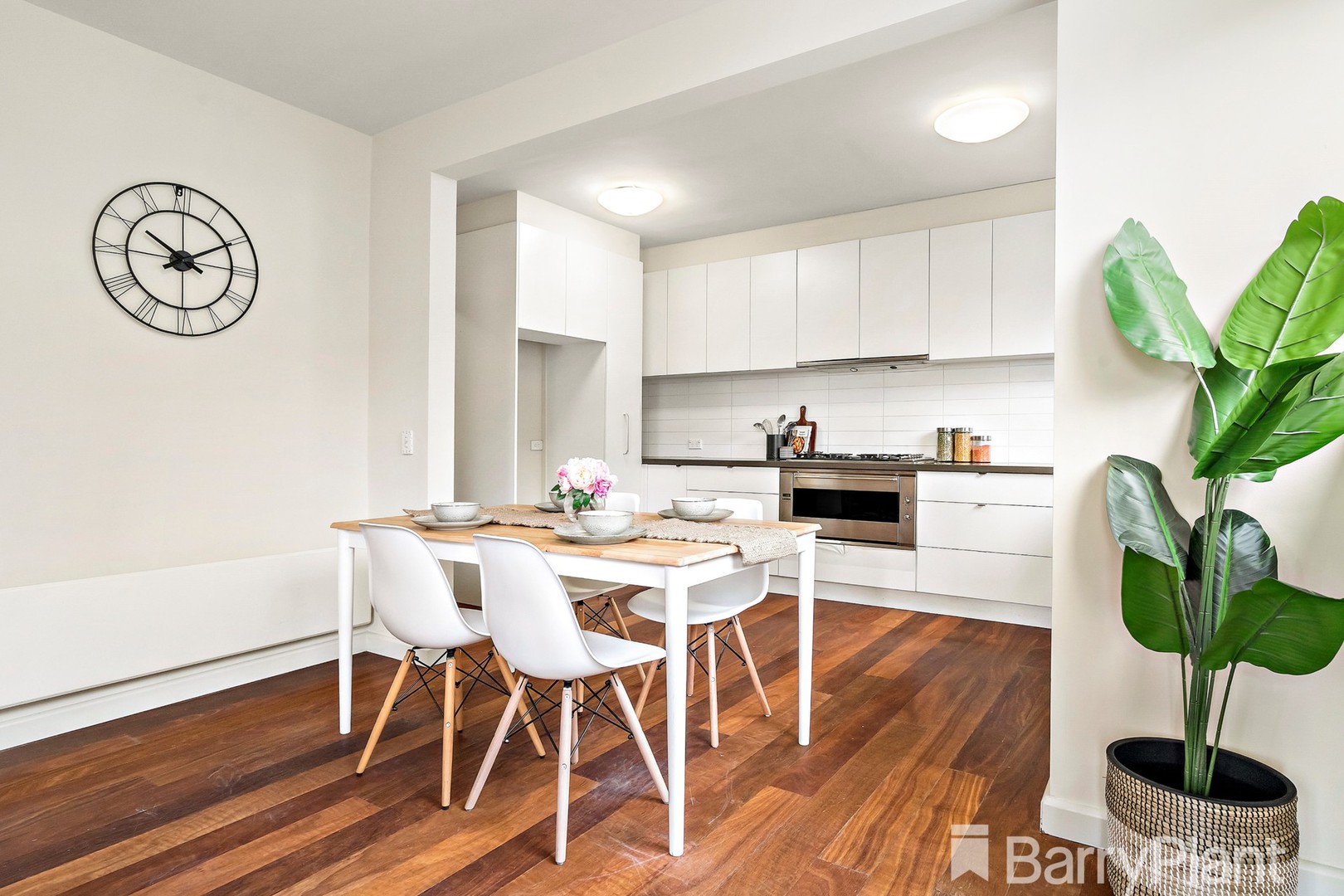 3/1-2 The EsplanadeSt Kilda, VIC 3182, St Kilda - Thumbnail 4