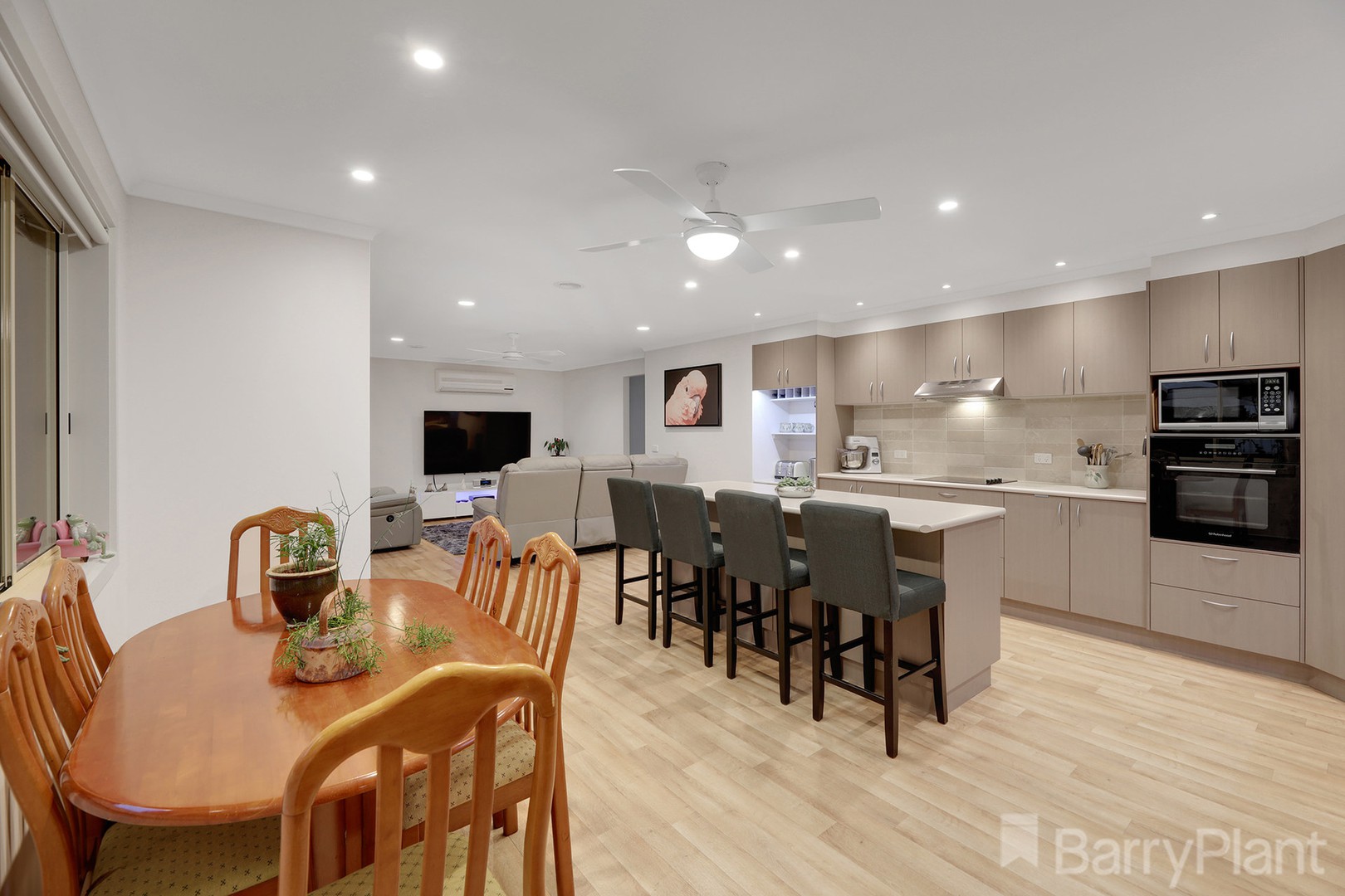 17 Carr AvenueLeongatha, VIC 3953, Leongatha - Thumbnail 2