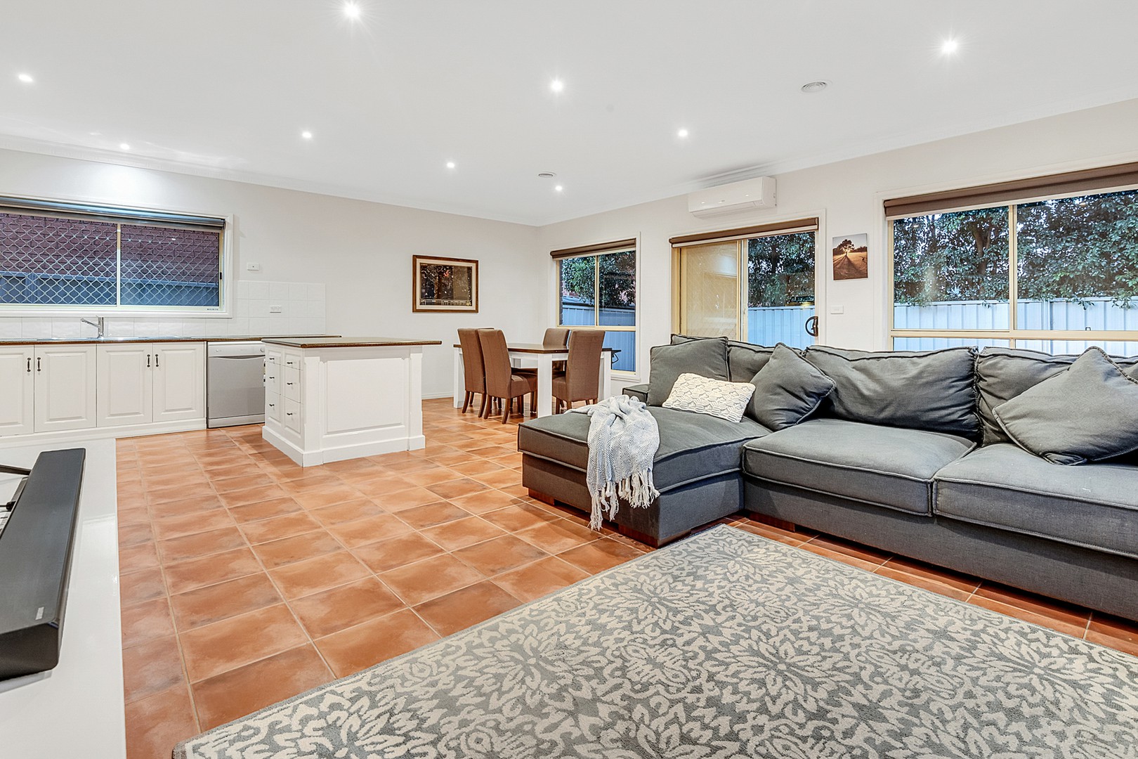 3 Woodlea CrescentCraigieburn, VIC 3064, Craigieburn - Thumbnail 6
