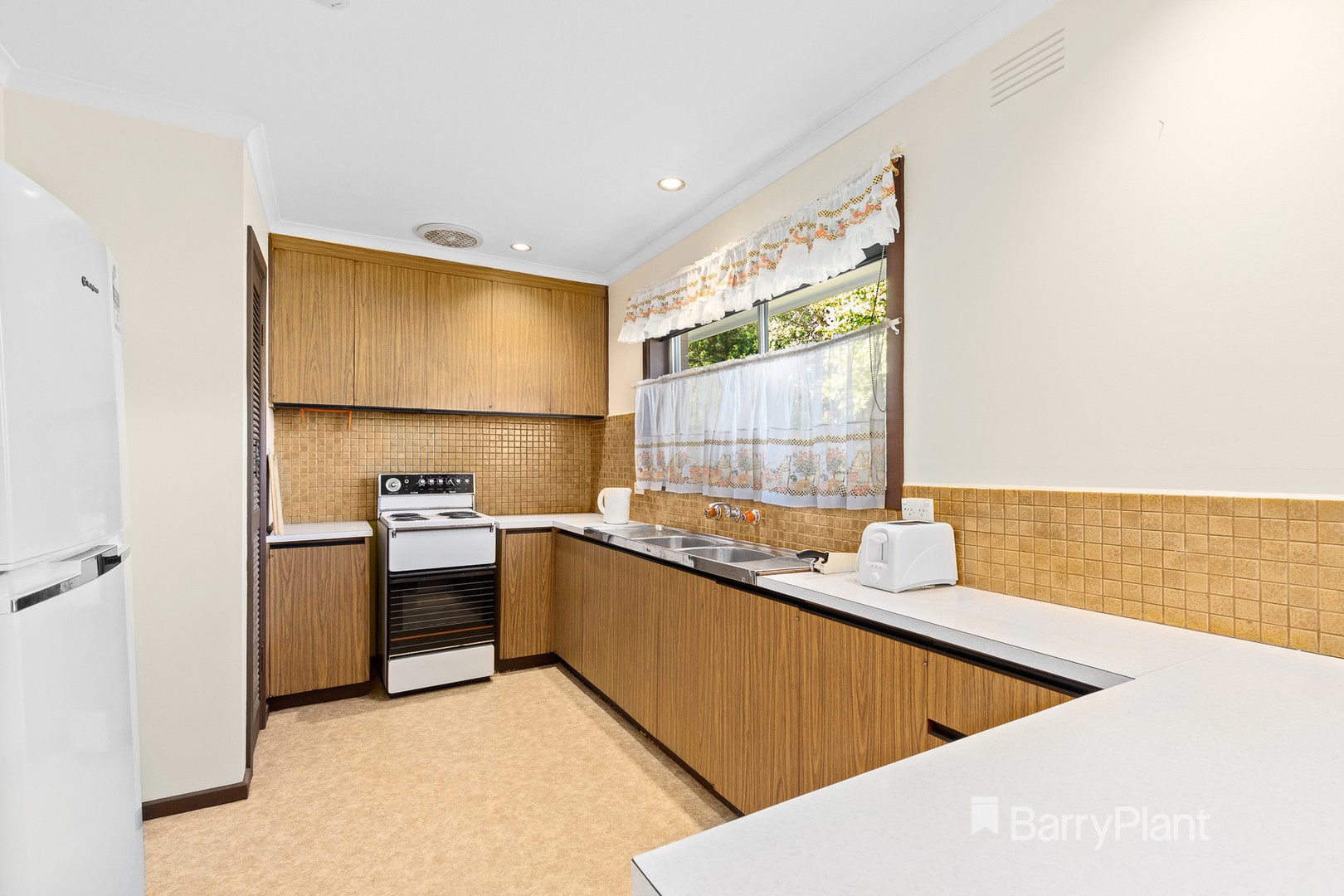 17 Ronald CrescentBoronia, VIC 3155, Boronia - Thumbnail 5