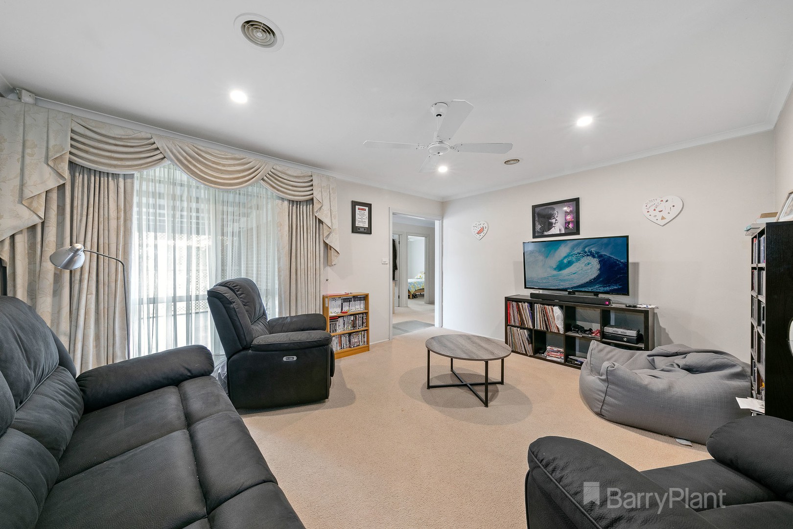 35 Dearing AvenueCranbourne, VIC 3977, Cranbourne - Thumbnail 3