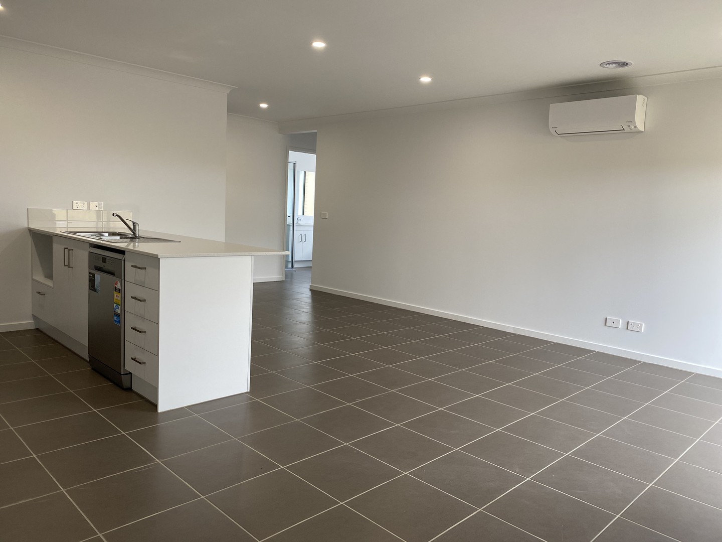 54 Riland  Boulevard, Tarneit, VIC 3029 - Thumbnail 2 - 30/06/2021